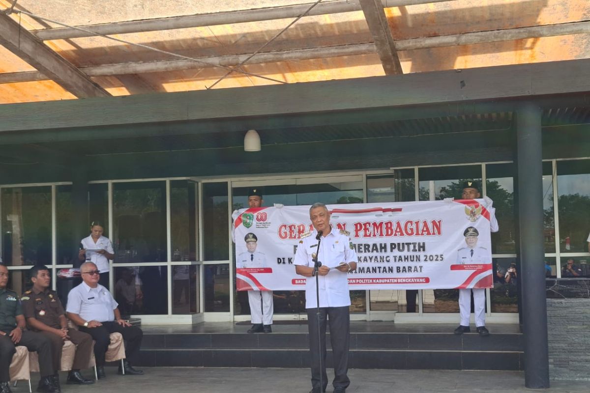 Bengkayang imbau warga tidak pasang bendera lain selain merah putih