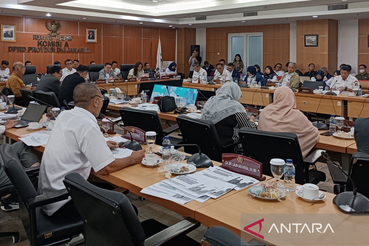 DPRD minta Pemprov DKI utamakan warga Jakarta untuk petugas damkar