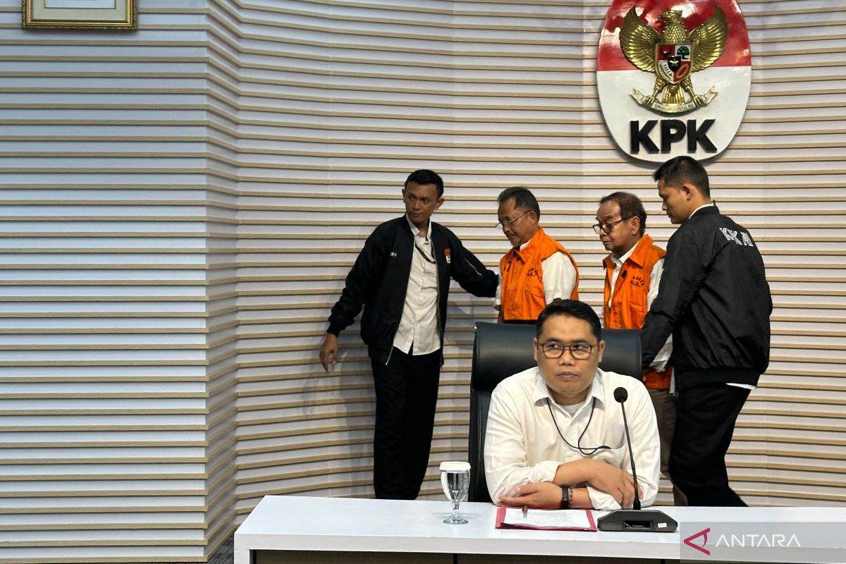 KPK tahan dua tersangka kasus pengadaan lahan JTTS