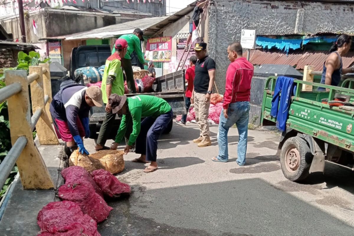 Pemkot Bandarlampung ingatkan warga tidak buang sampah di sungai
