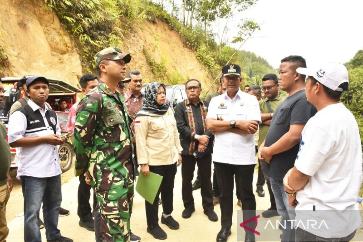 Pemkab Madina dan TNI akan buka akses jalan Siobon-Sopobatu
