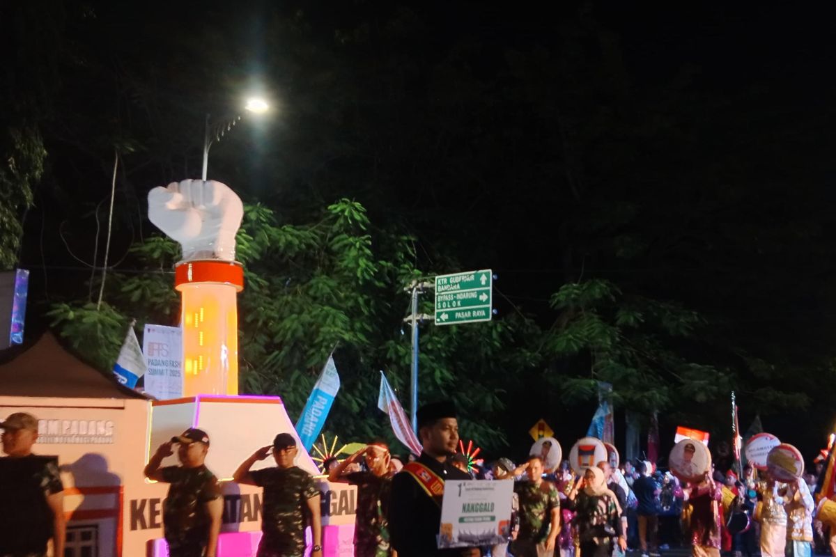 Festival Telong-telong tampilkan kreasi 11 kecamatan di Kota Padang