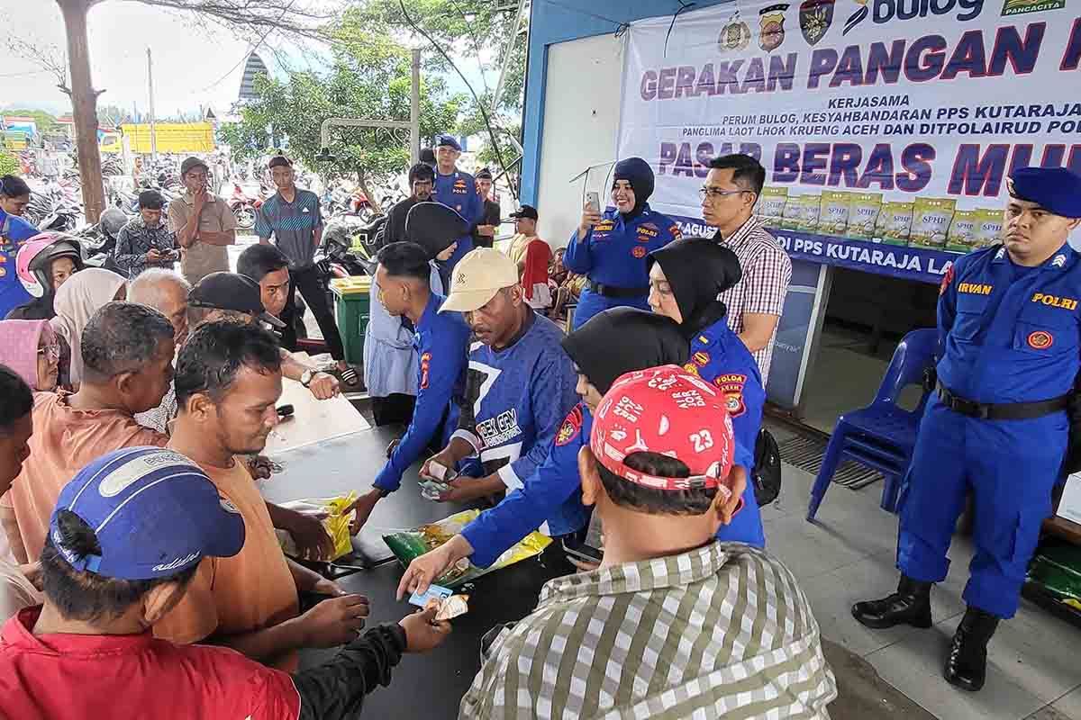 Ditpolairud Polda Aceh salurkan 1,2 ton beras murah kepada masyarakat