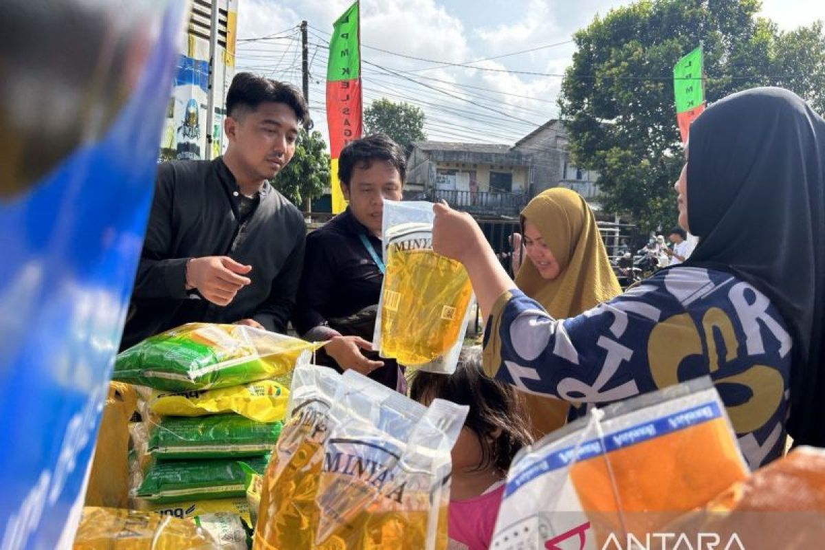 Polda Kepri dan Bulog gelar Pasar Murah bantu stabilkan harga pangan