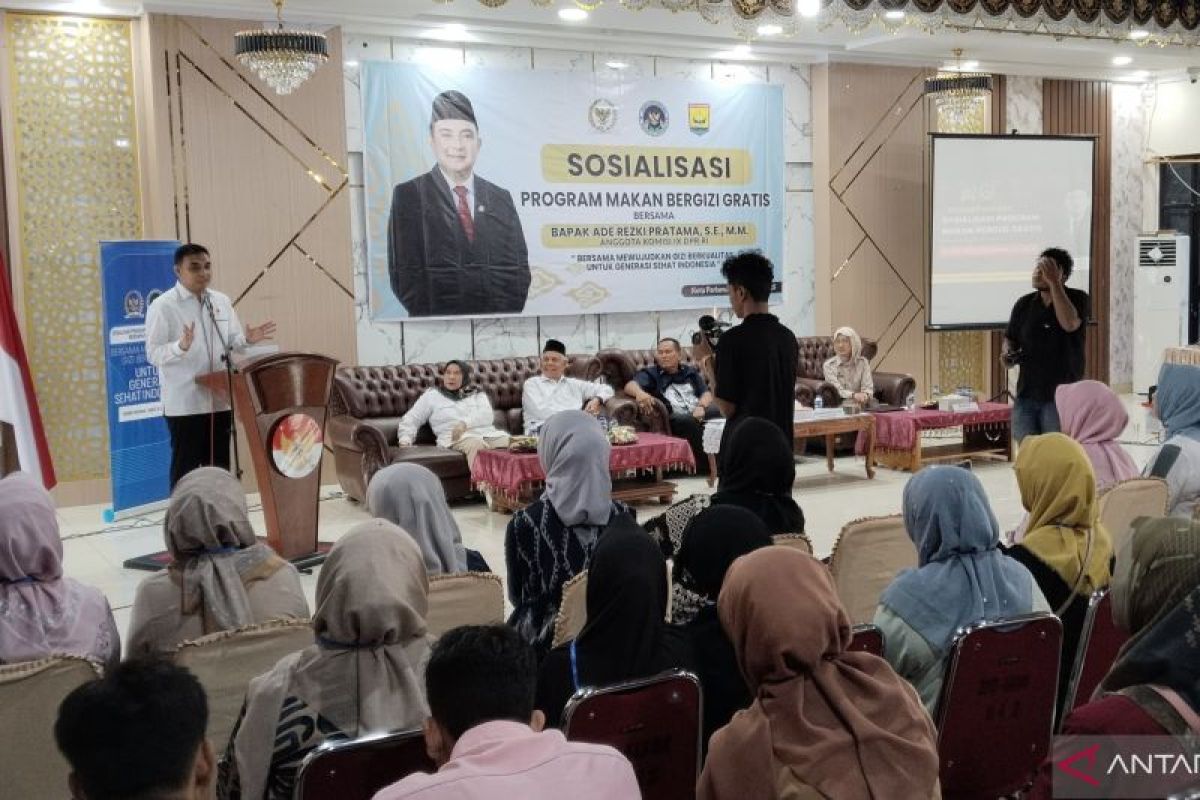 Anggota DPR RI dorong penambahan dapur MBG di Pariaman 