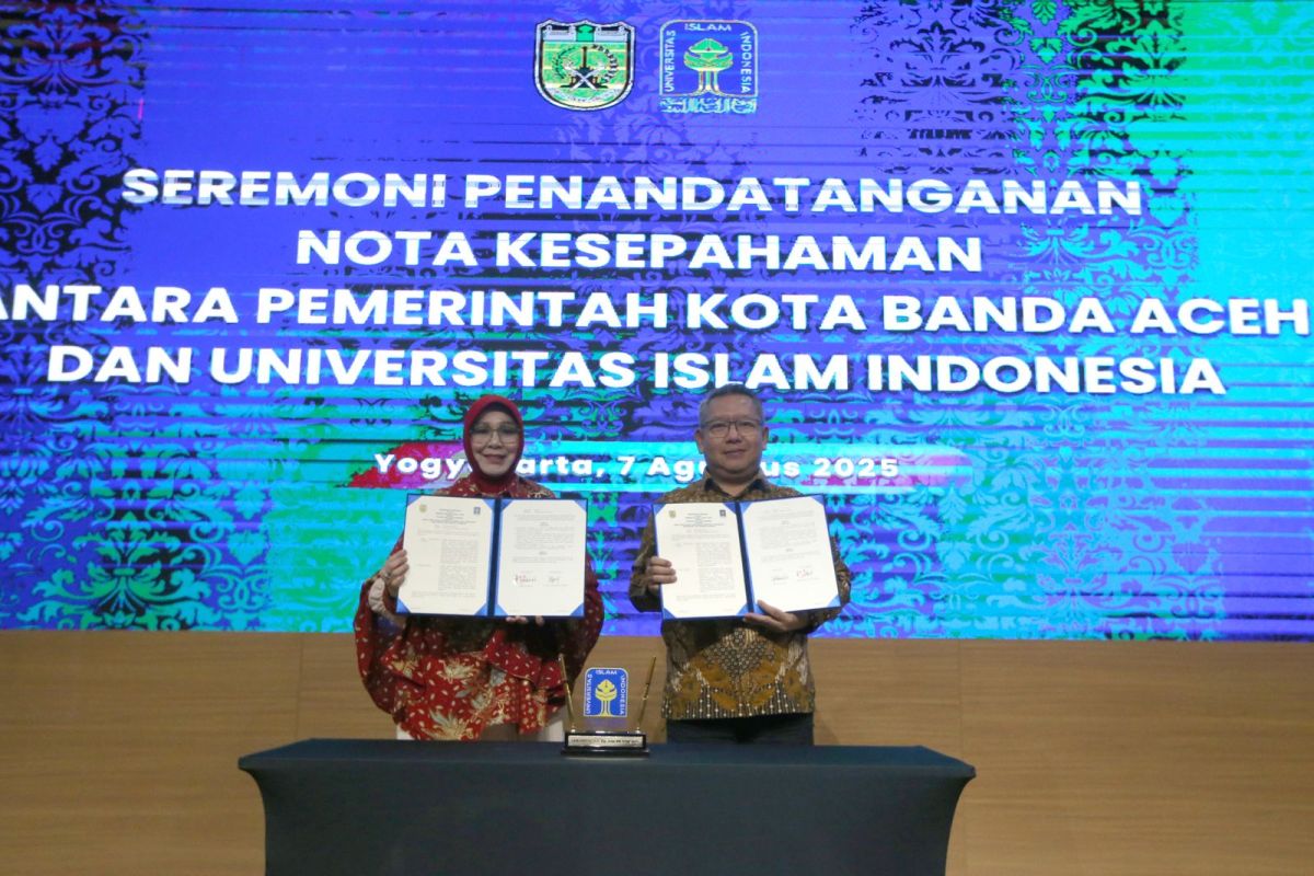 Pemko Banda Aceh teken MoU pengembangan parfum nilam dengan UII Yogyakarta