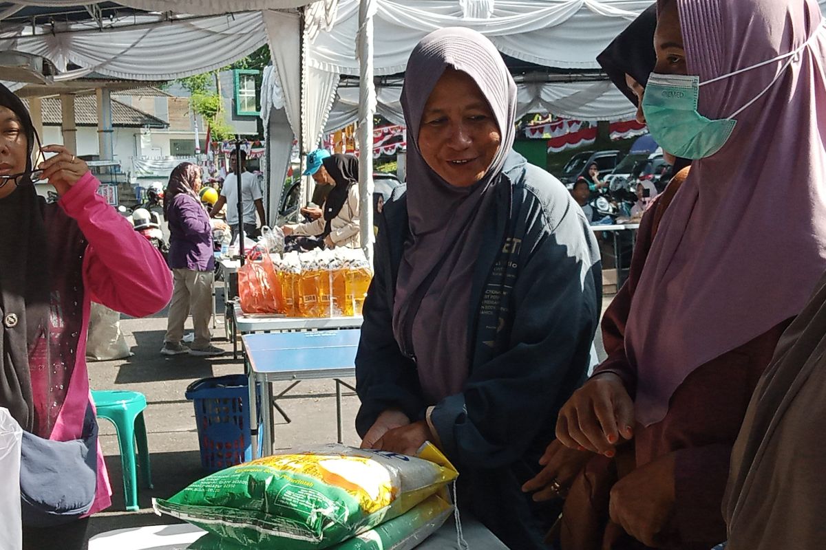 Bulog Belitung jual empat ton beras SPHP di GPM Gedung Nasional
