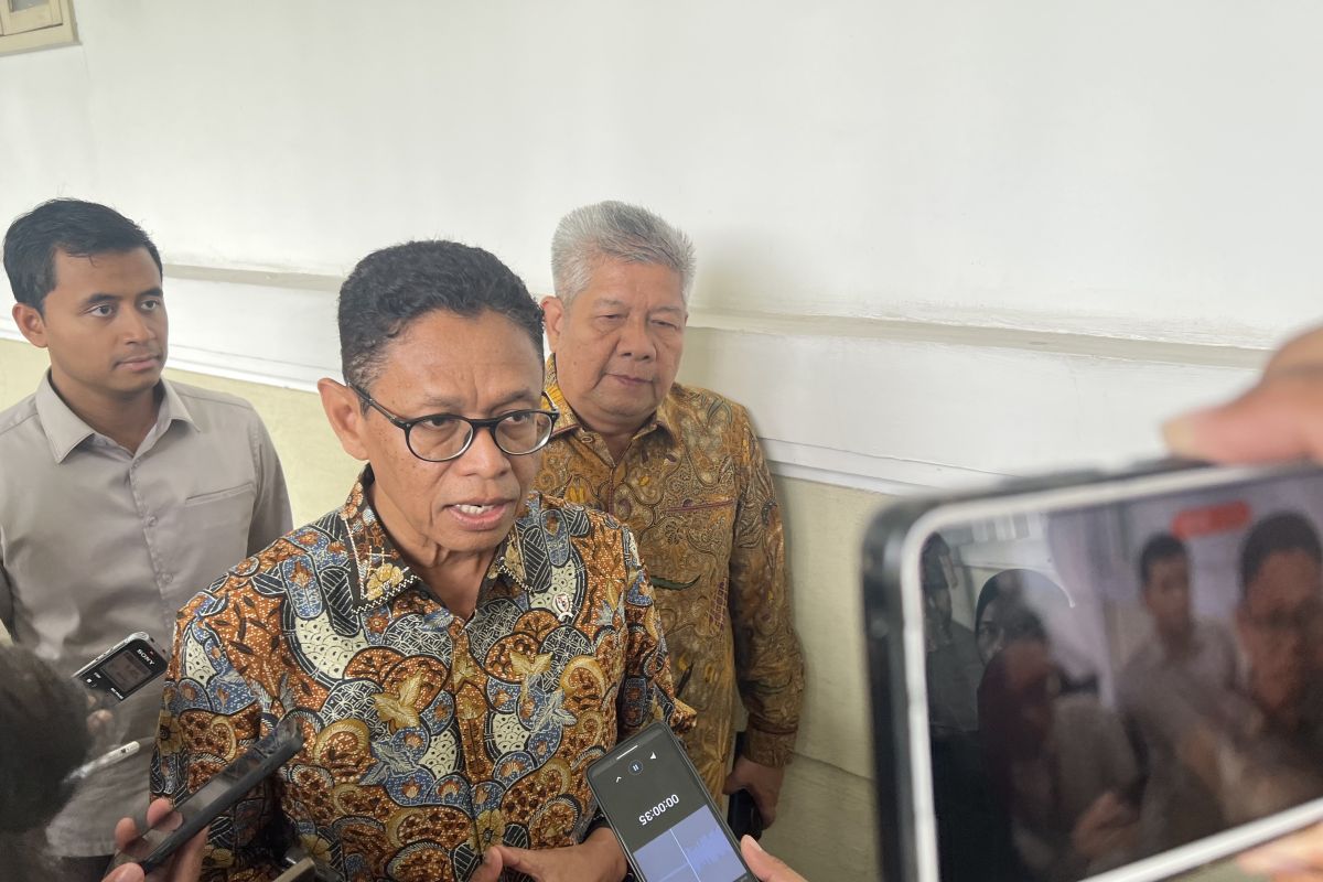 Wamen ESDM pastikan implementasi B50 pada 2026