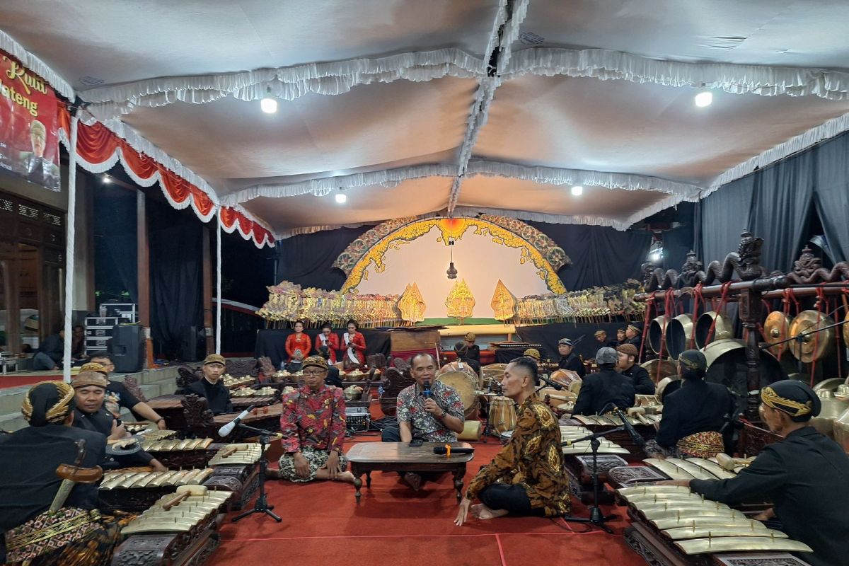 Sumanto ingin pentaskan lakon berurutan