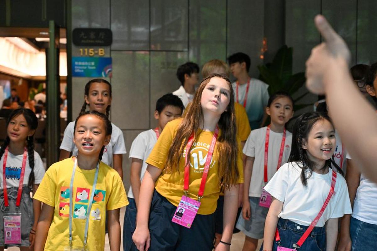 Suara penyanyi muda bersinar di pPembukaan World Games Chengdu 2025