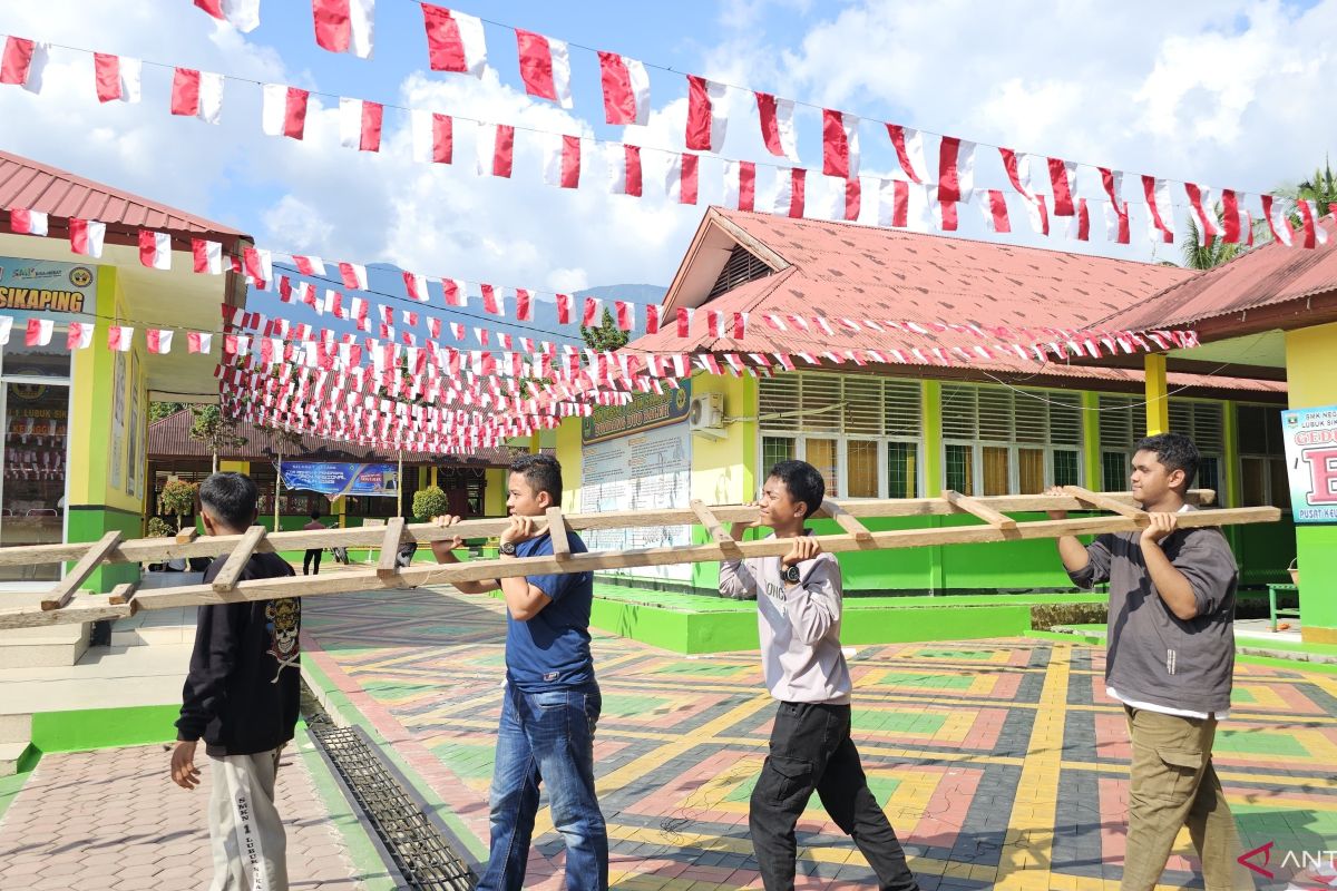 SMK Negeri 1 Lubuk Sikaping rias sekolah hingga adakan lomba sambut hari kemerdekaan