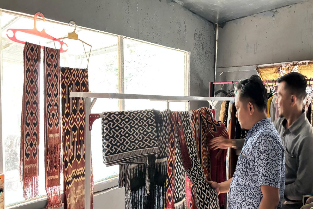 Disperindag Sulbar verifikasi IKM penerima bantuan di Mamuju