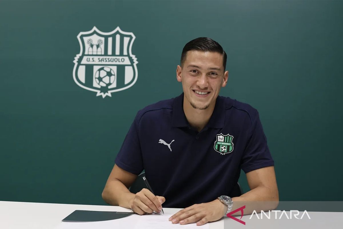 Resmi berseragam Sassuolo, Jay Idzes bertahan di Serie A