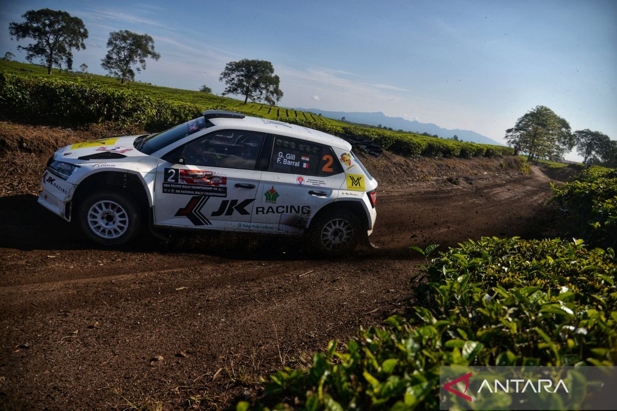 18 orang tewas di India utara akibat longsor timbun bus