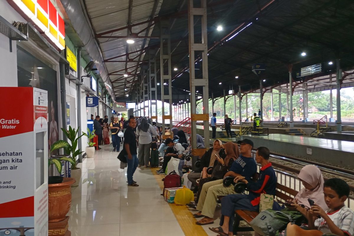 Daop 7 Madiun sebut kereta api masih jadi angkutan umum favorit