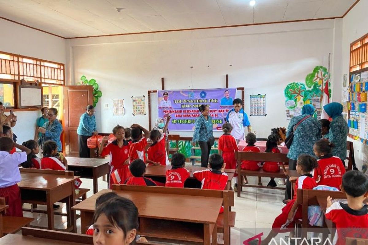PKK Kota Sorong sasar anak SD periksa kesehatan gratis