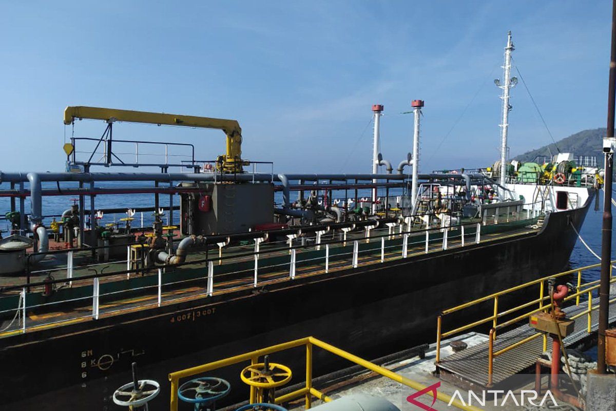 Pertamina datangkan kapal tangker tambahan atasi kelangkaan BBM di Ende