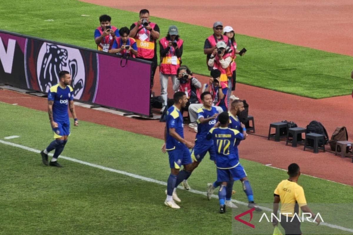 "Hattrick" Dalberto bantu Arema tumbangkan PSBS 4-1