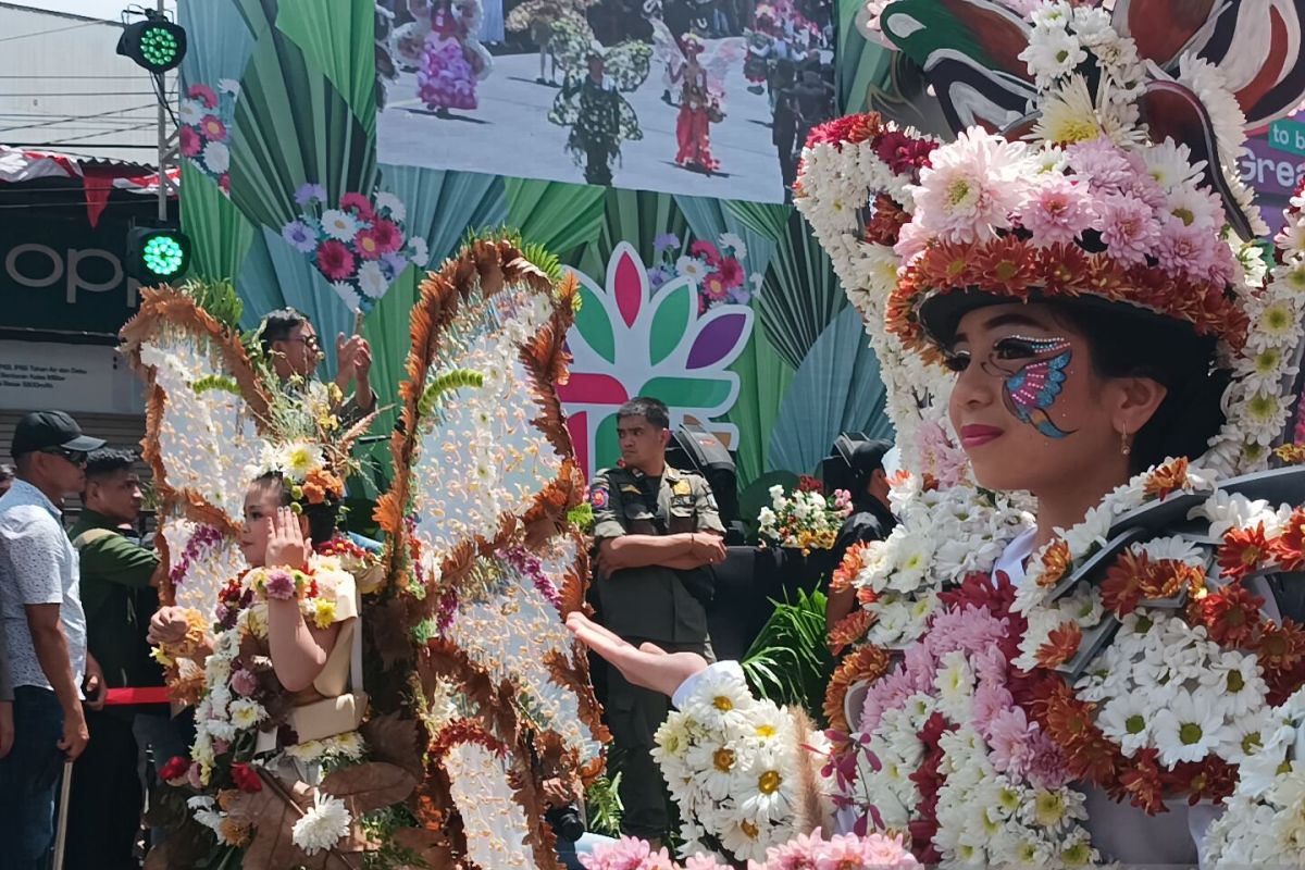 'Tournament of Flowers' serap 300.000 tangkai bunga petani Tomohon