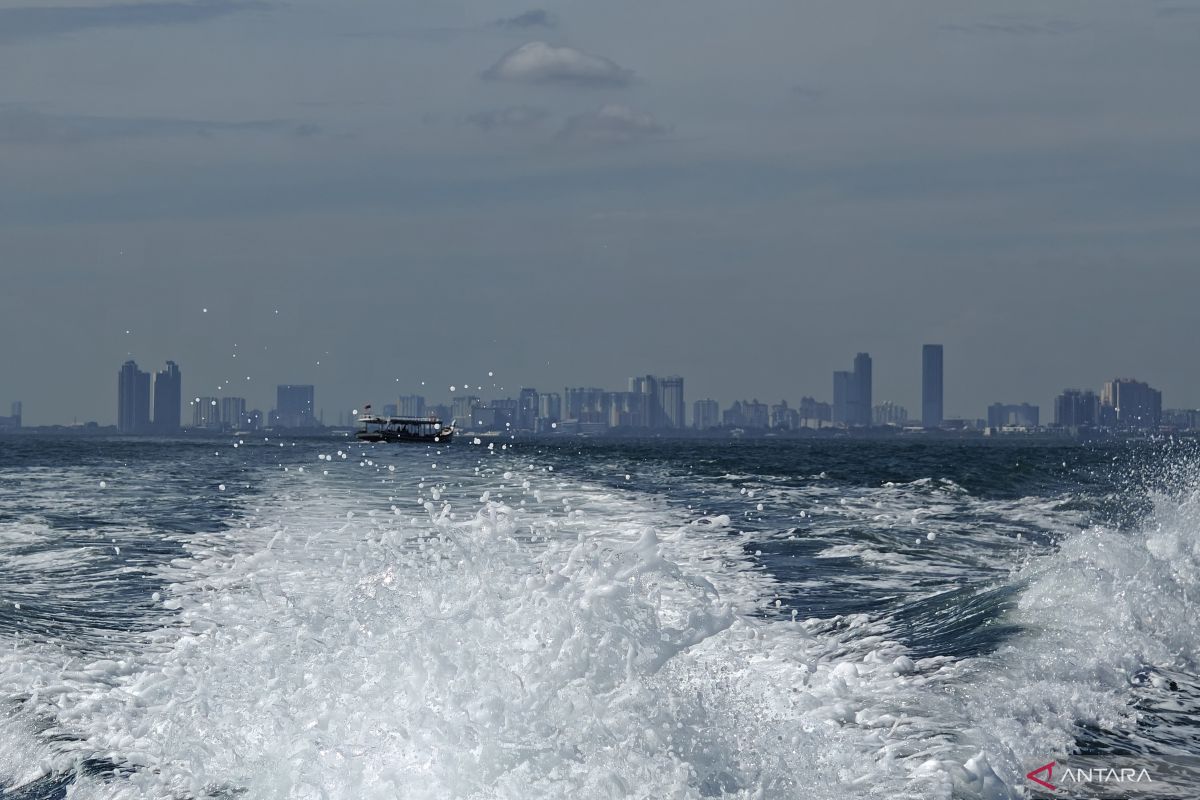 BMKG: Waspada gelombang sangat tinggi 6 meter pada 11-14 Agustus