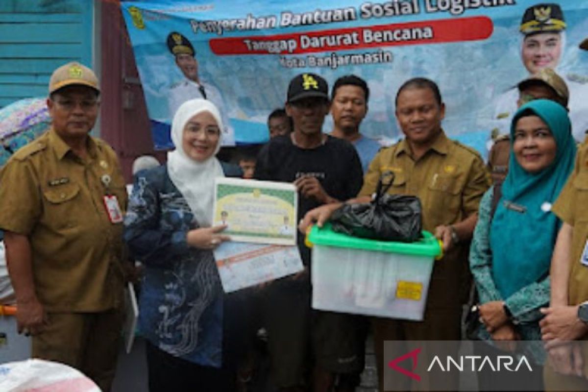 Pemkot Banjarmasin salurkan bantuan korban 23 rumah terbakar