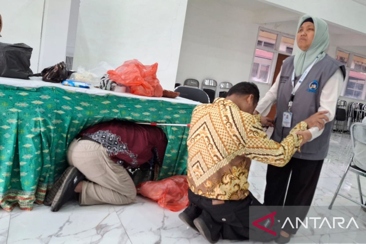 Pertuni Jatim edukasi disabilitas netra mitigasi diri saat gempa