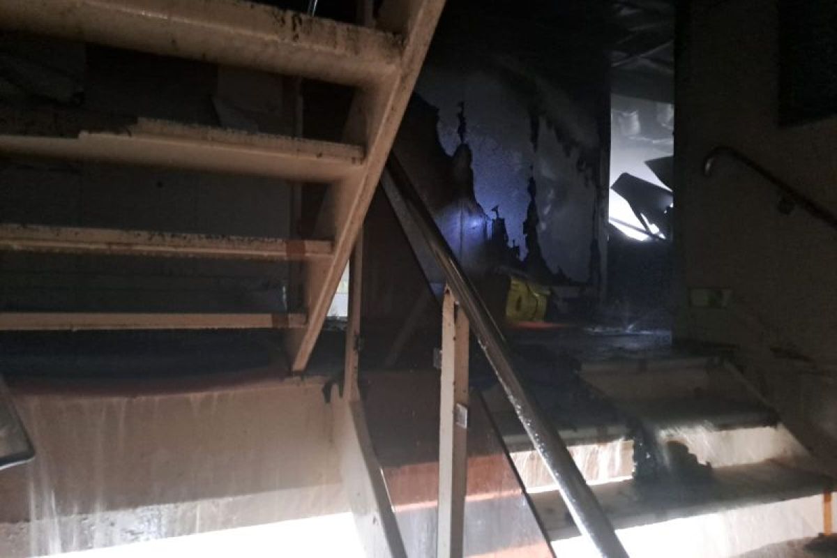 Gulkarmat padamkan kebakaran KM Dorolonda
