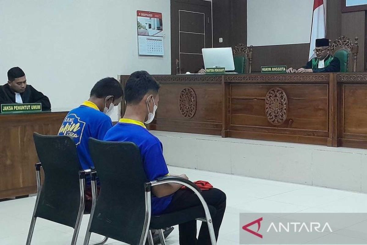 Dua terdakwa pasangan gay di Banda Aceh divonis hukuman 160 kali cambuk