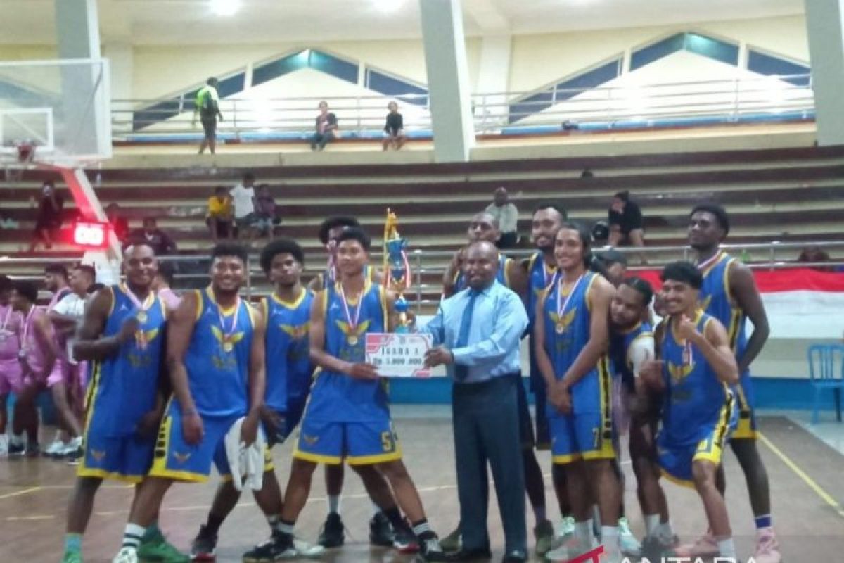 Bupati Jayapura apresiasi pemuda dalam turnamen bola basket