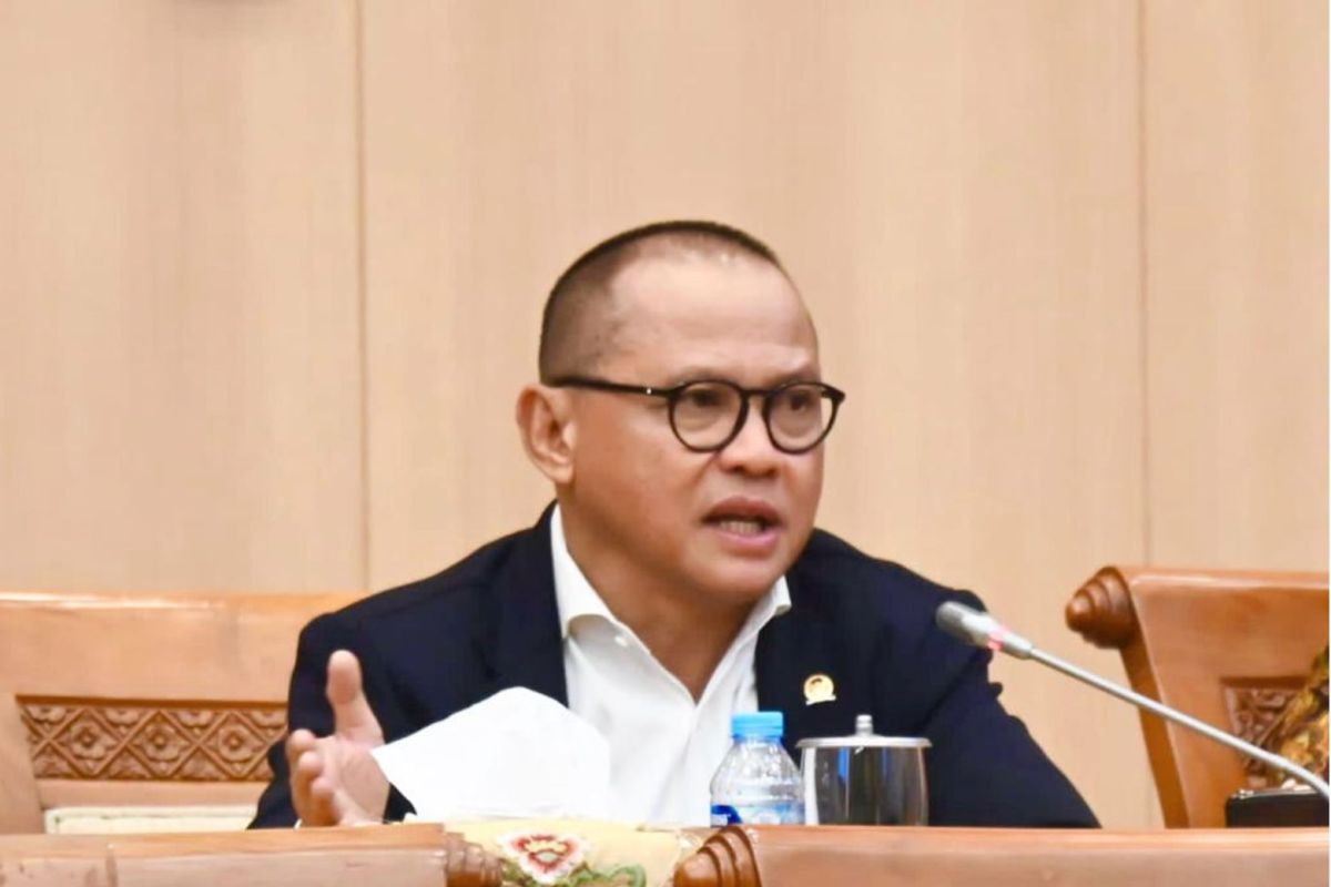Fraksi Golkar DPR tekankan pentingnya jaga produksi minyak nasional