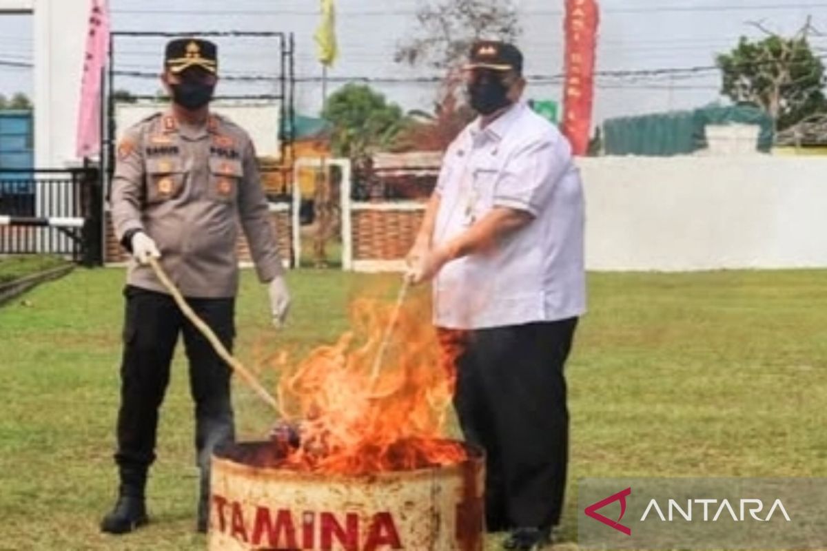 Kejari OI musnahkan barang bukti 48 perkara periode April - Juli 2025