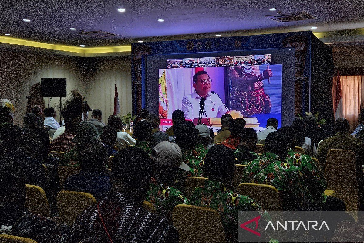 Ketua MRP harap keterlibatan warga lokal di program strategis nasional