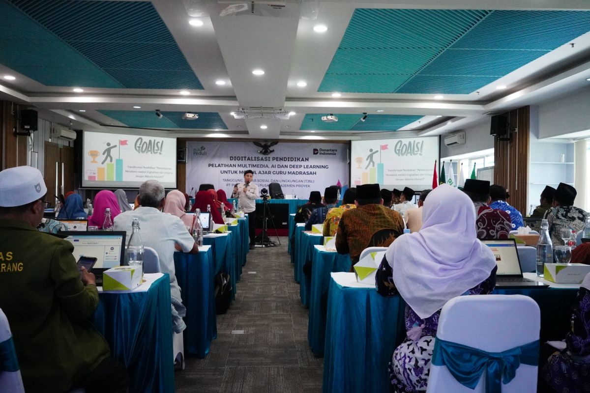 Jelang Hari Kemerdekaan, PLN bantu peralatan dan pelatihan