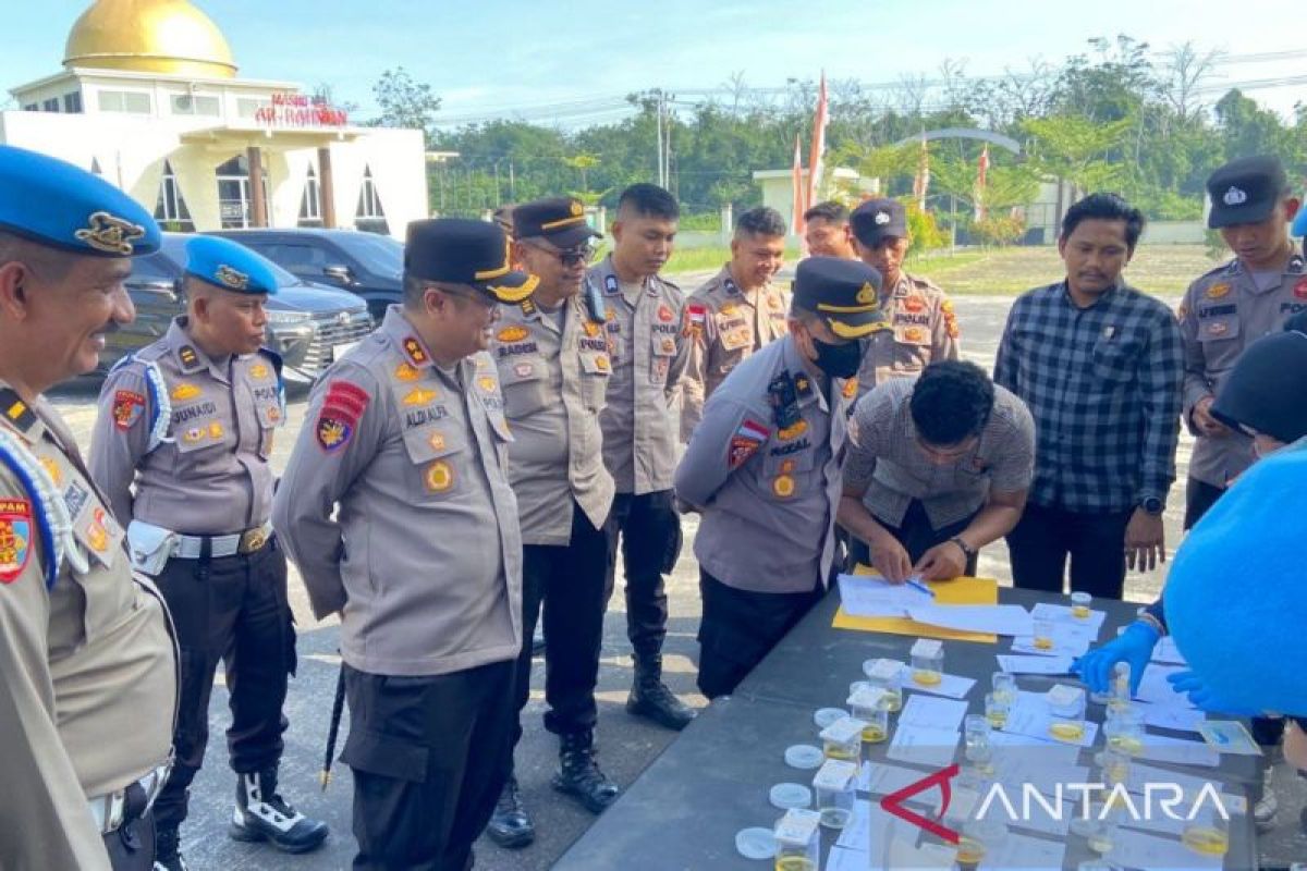 Tes urine massal, Polda Riau pastikan Polisi Meranti bersih dari narkoba