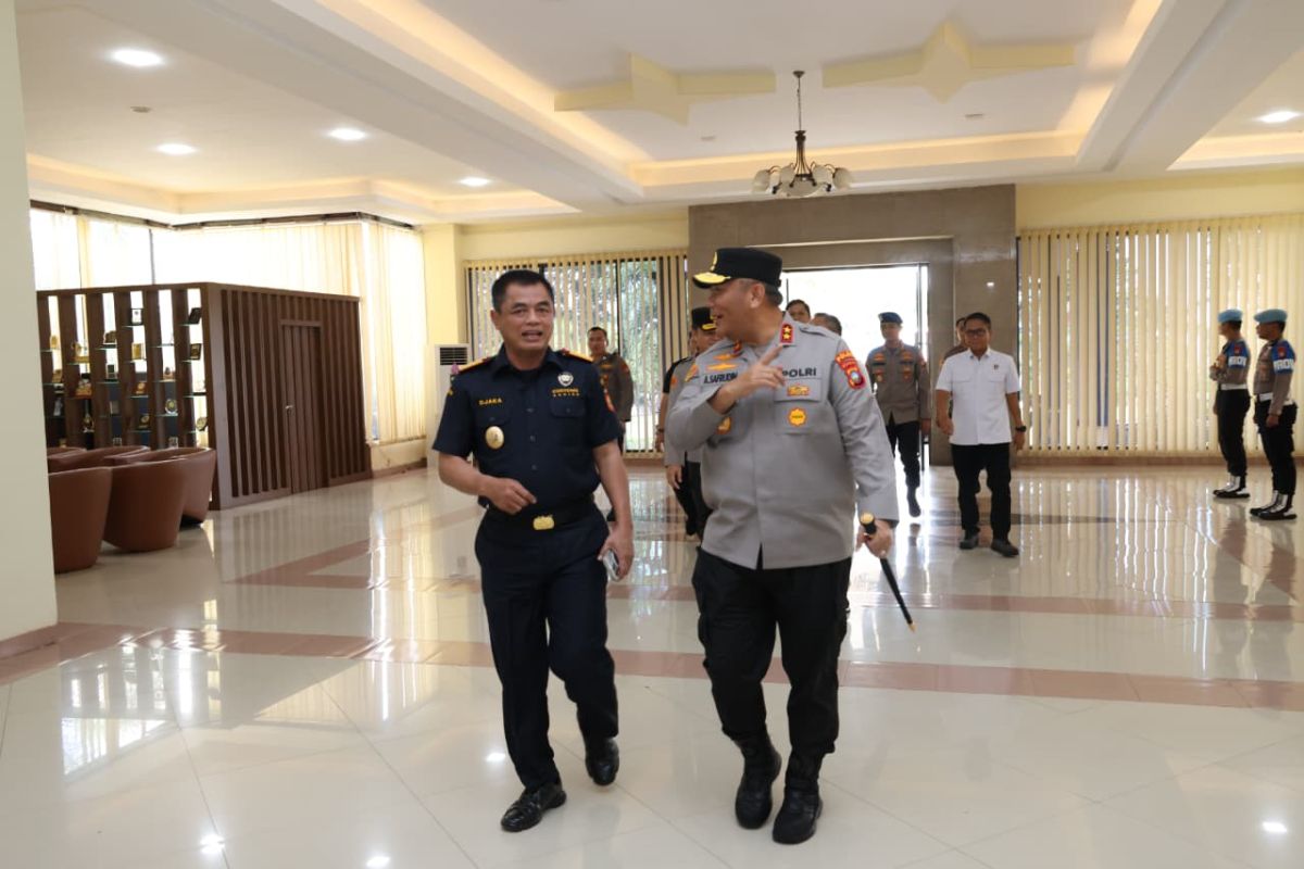 Kapolda Kepri dan Dirjen Bea Cukai tegaskan komitmen pengawasan perbatasan