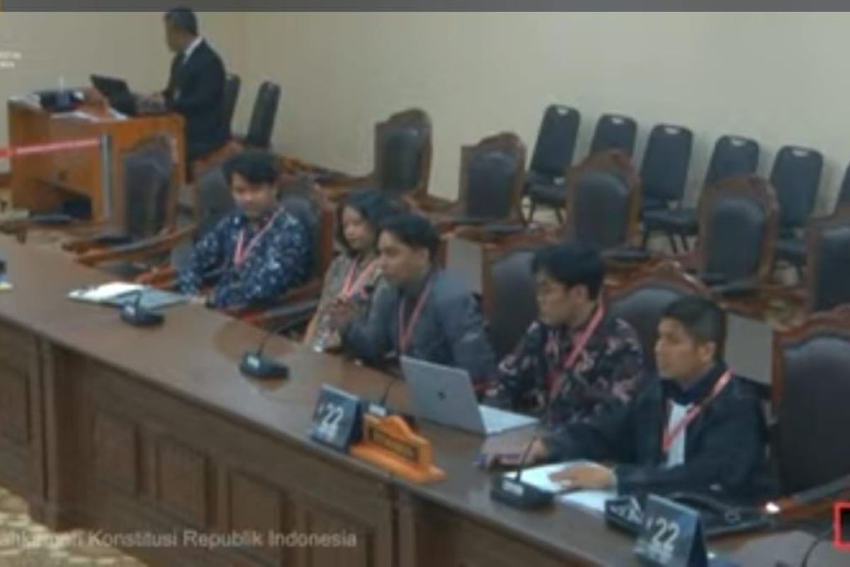 Deconstitute dan mahasiswa Unas gugat UU bahasa karena multitafsir