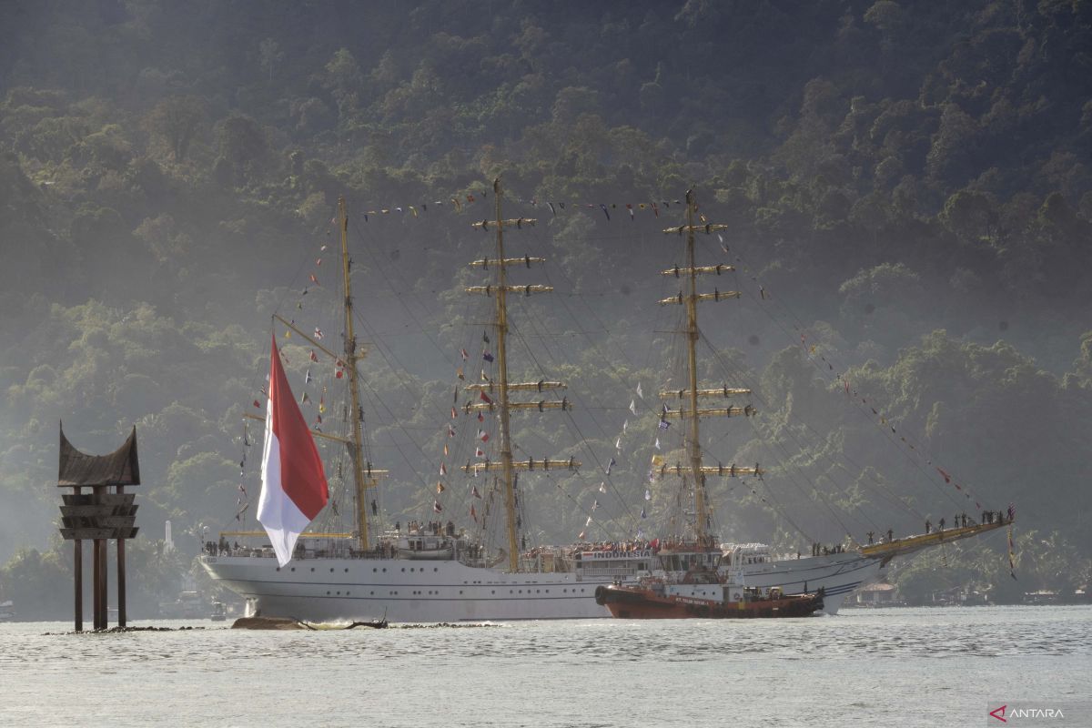 KRI Bima Suci bertolak dari Teluk Bayur menuju Penang 