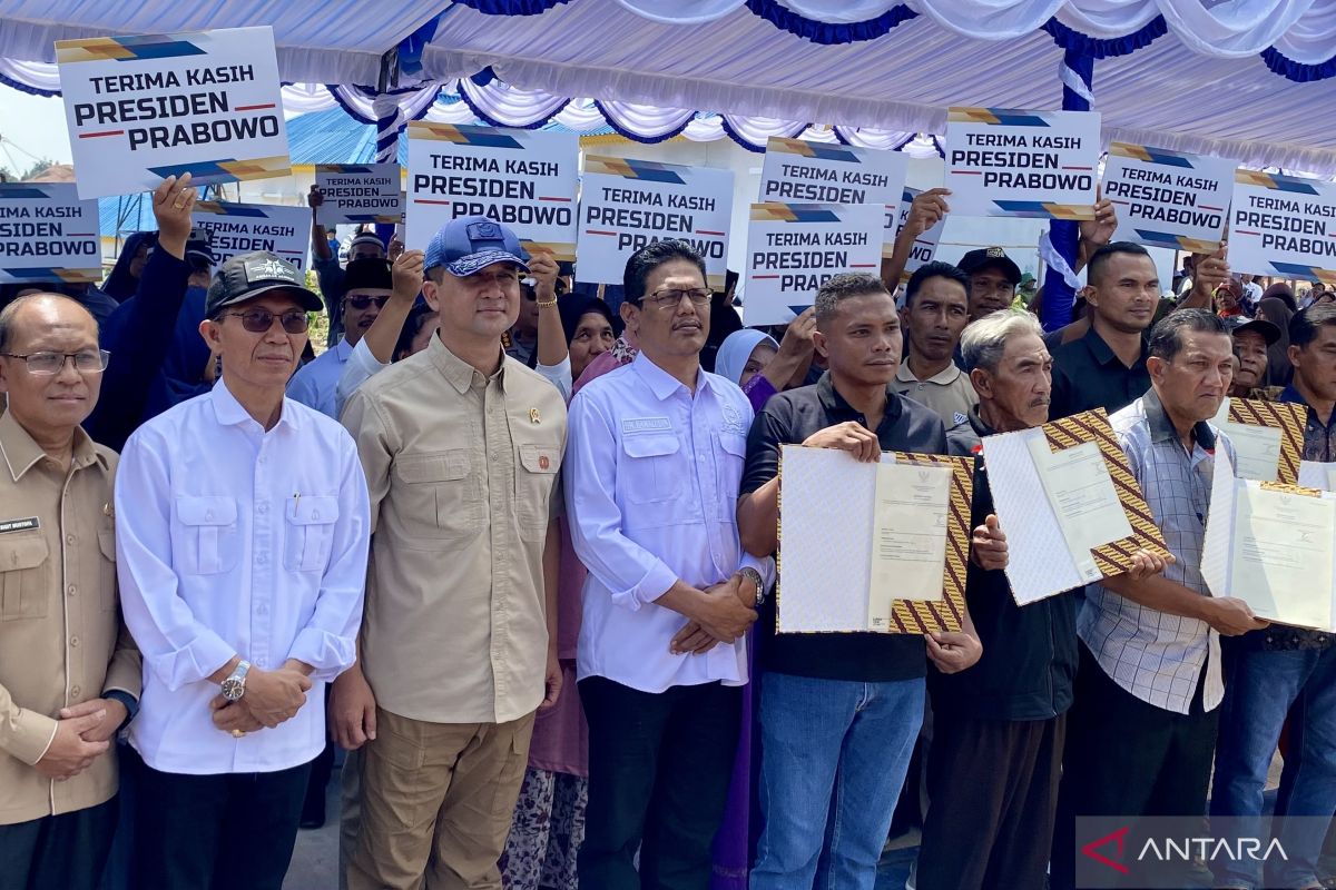 Government vows jobs, facilities for relocated Rempang residents