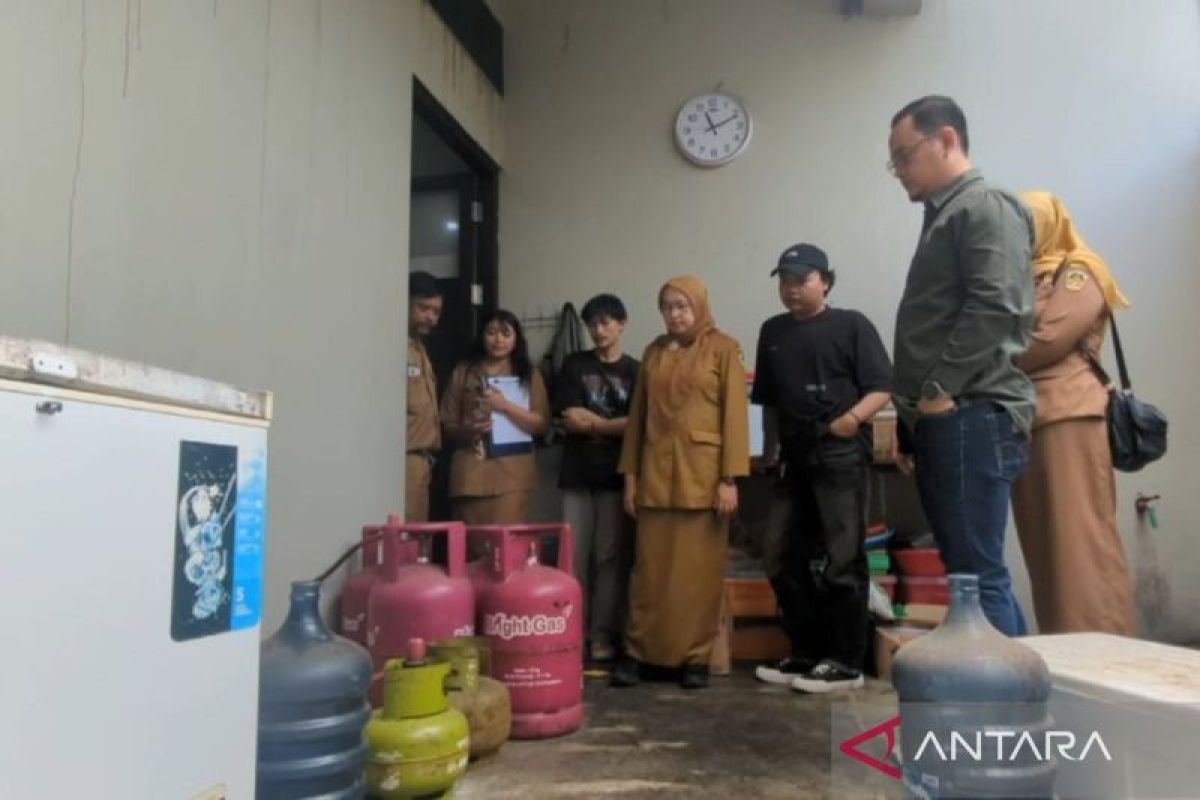 Petugas gabungan inspeksi LPG subsidi di Kabupaten Madiun