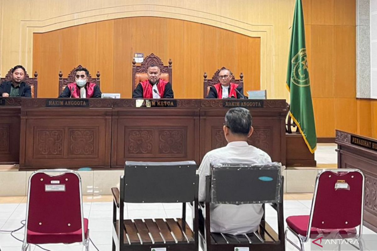 Jaksa tuntut 2,5 tahun penjara Eks Kabid SMK NTB terjaring OTT Rp50 Juta