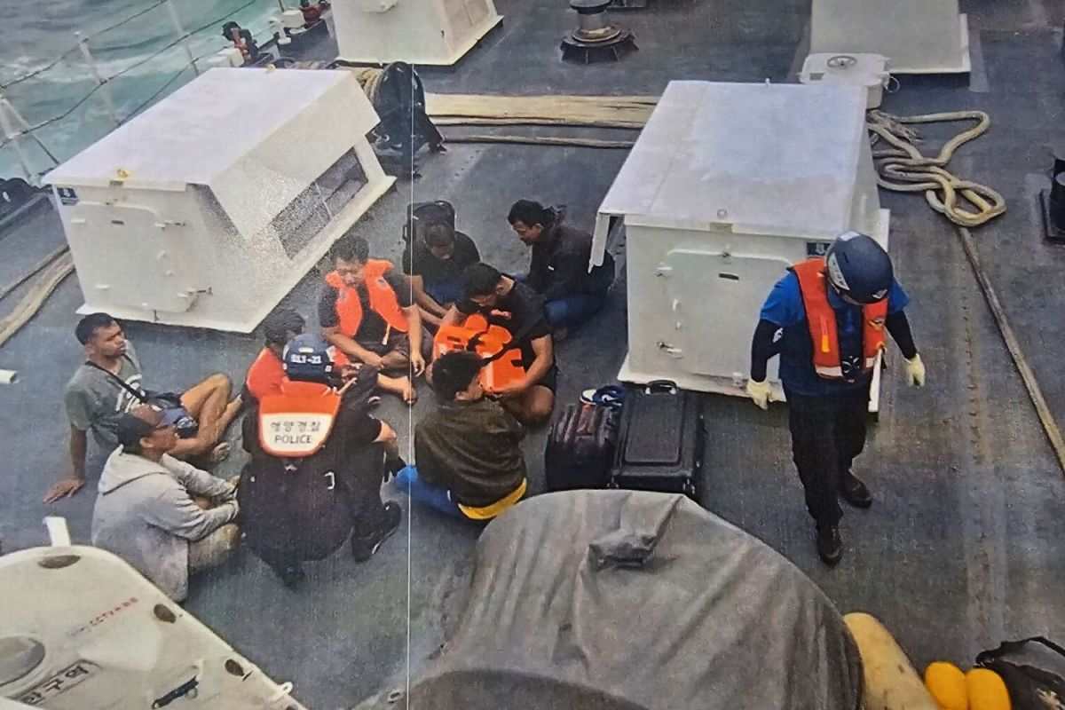 Maritime Agency rescues 8 Indonesians from human trafficking in Korea