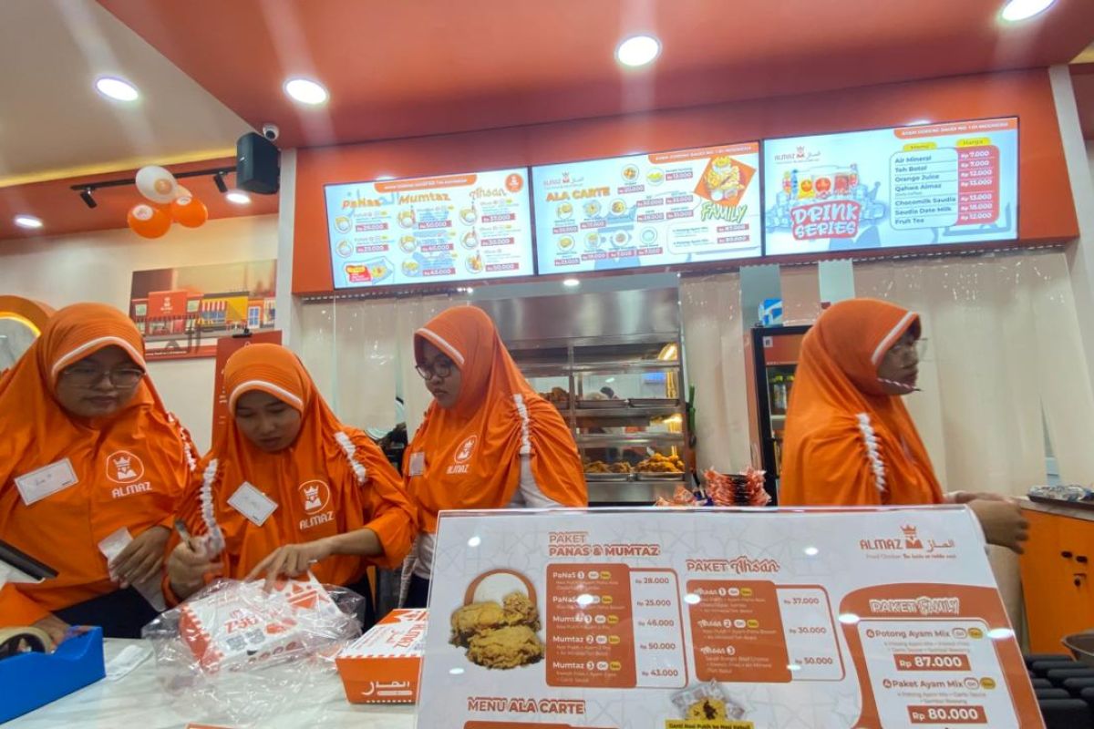Almaz Fried Chicken siapkan gerai 24 jam di Makassar