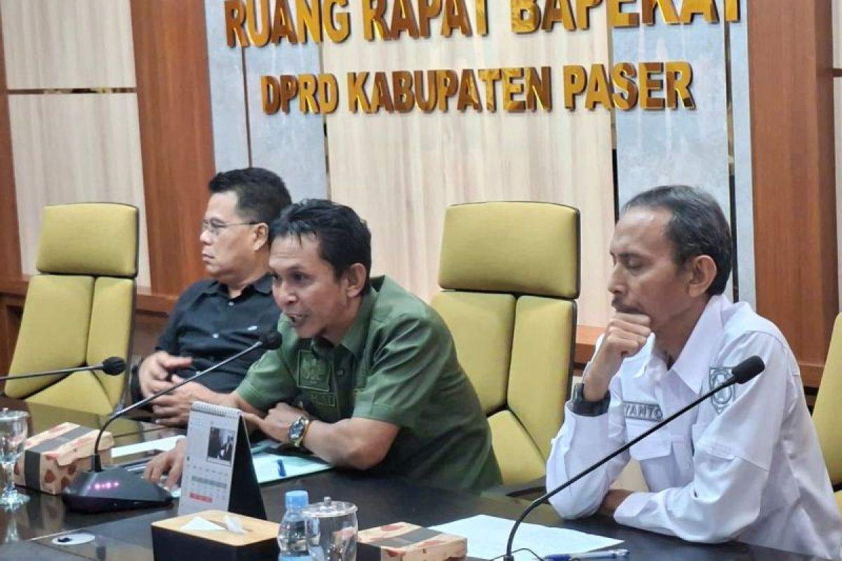 Komisi I DPRD Paser minta pemkab penuhi sarana publik di Tanjung Harapan