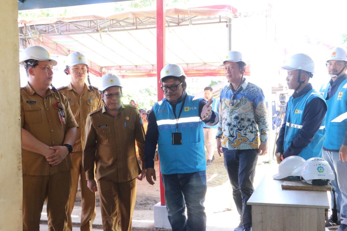 PLN wujudkan mimpi masyarakat listrik menyala 24 jam di Pulau Gangga-Talise
