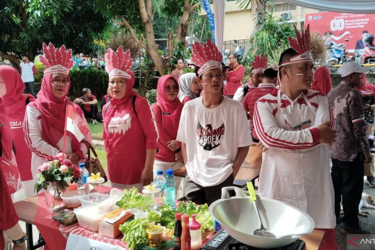 Disdik Palembang  semarakkan HUT RI ajak puluhan guru lomba memasak