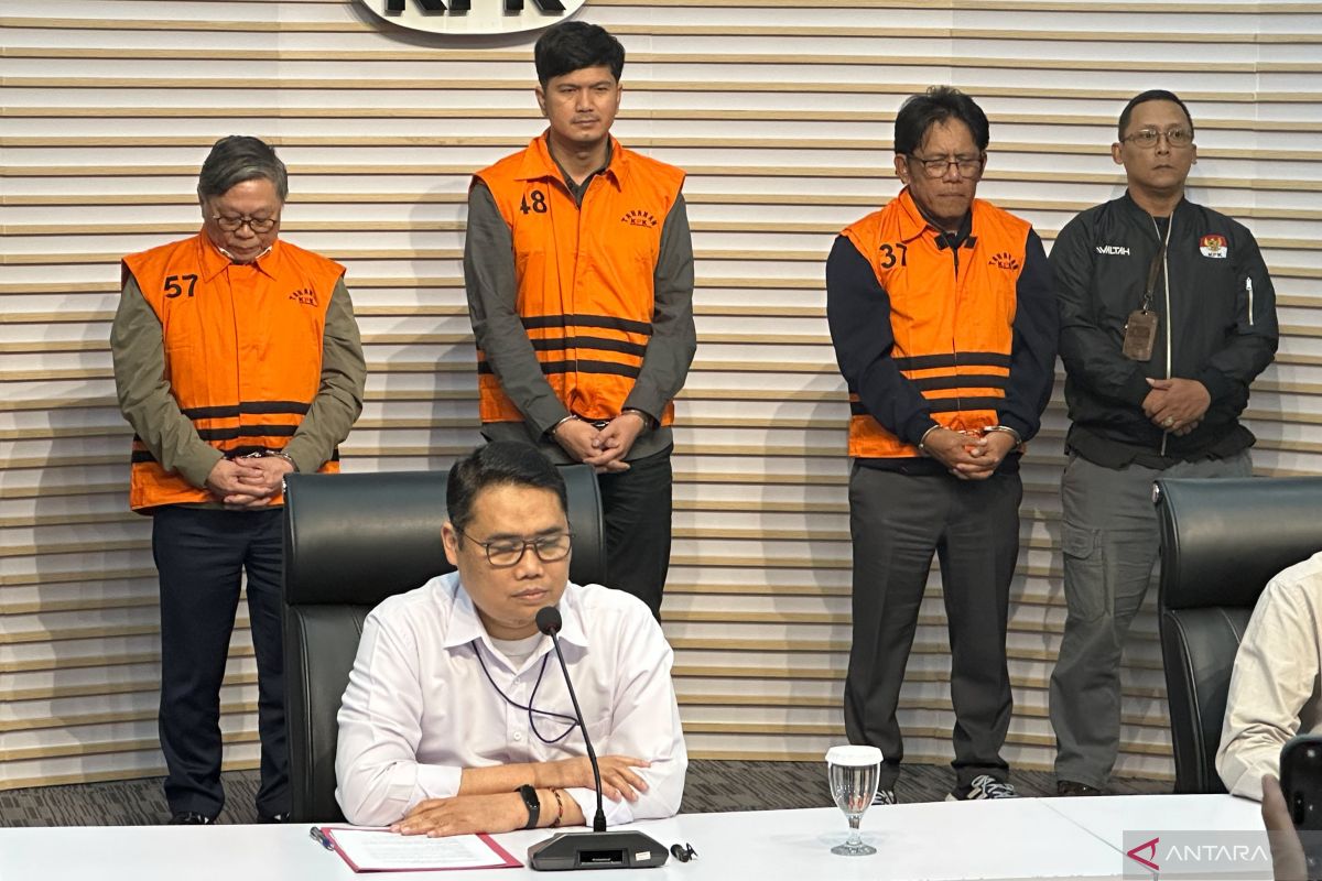 KPK tetapkan tiga tersangka kasus suap pengelolaan kawasan hutan