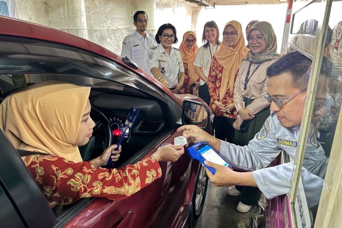 HUT RI, Pemkot Surabaya berlakukan tarif parkir khusus Rp80 di sejumlah lokasi