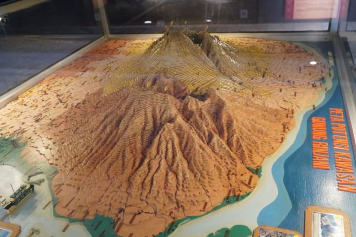 Koleksi sejarah letusan Samalas siap dipamerkan di Rinjani Color Run 3 - 2025