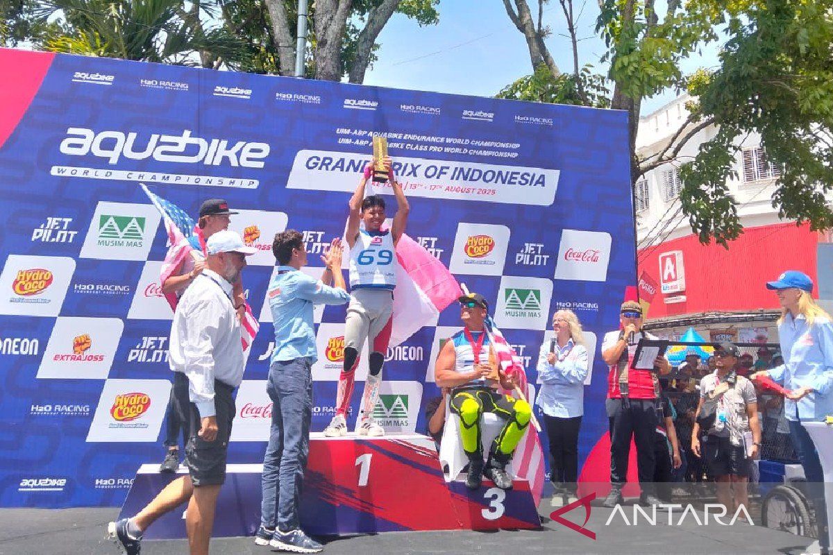 Penonton kagum pembalap Indonesia raih juara dunia Aquabike 2025
