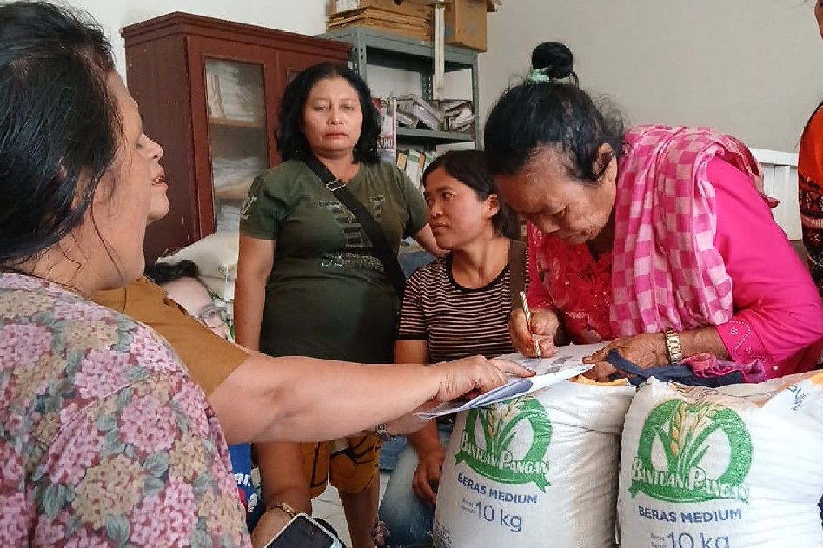 Bulog Sumut salurkan bantuan  pangan 14.128 ton untuk masyarakat